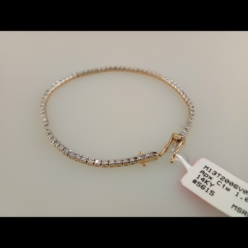 14K Gold Diamond Tennis Bracelet 7” - Picture 2 of 4